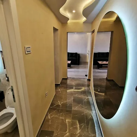 Brend New Luxurious In Downtown With Free Parking * ノヴィ・サド