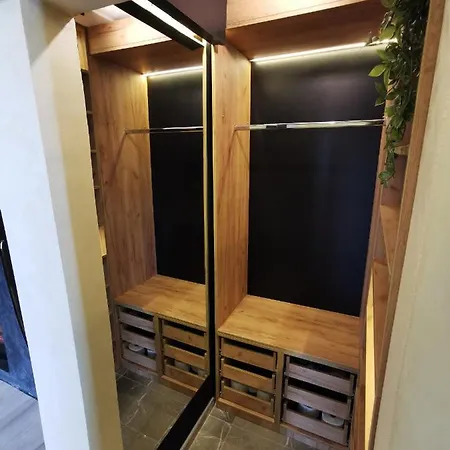 Brend New Luxurious In Downtown With Free Parking *