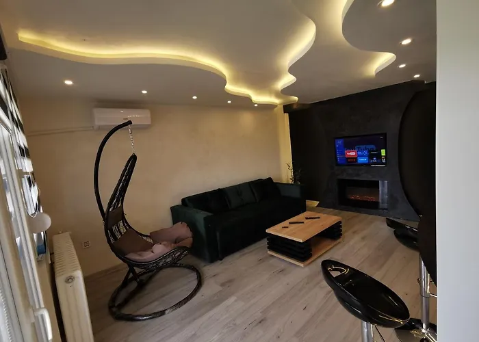 Brend New Luxurious In Downtown With Free Parking