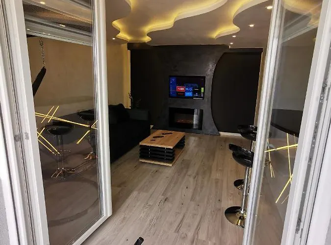 Brend New Luxurious In Downtown With Free Parking Νόβι Σαντ