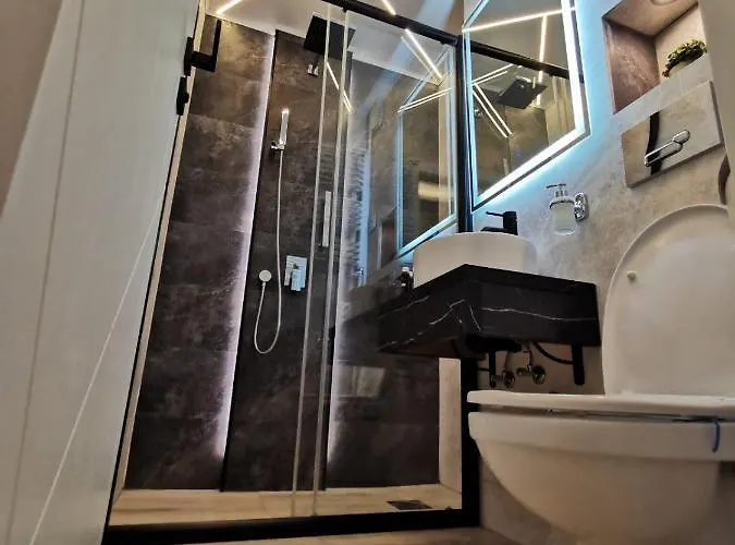 Brend New Luxurious In Downtown With Free Parking Διαμέρισμα *