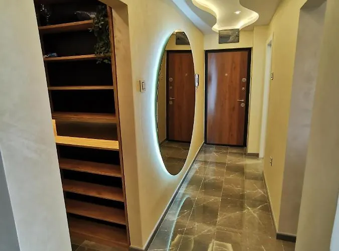 Brend New Luxurious In Downtown With Free Parking *