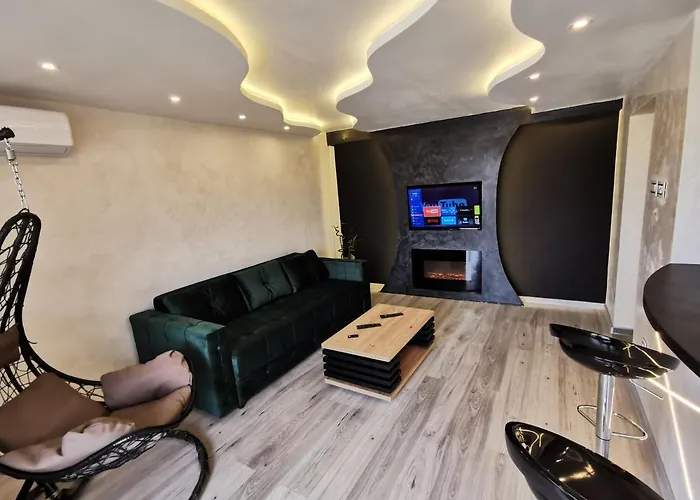 Brend New Luxurious In Downtown With Free Parking